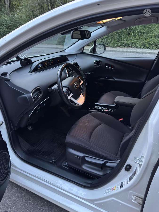 Toyota Prius Prime - 9