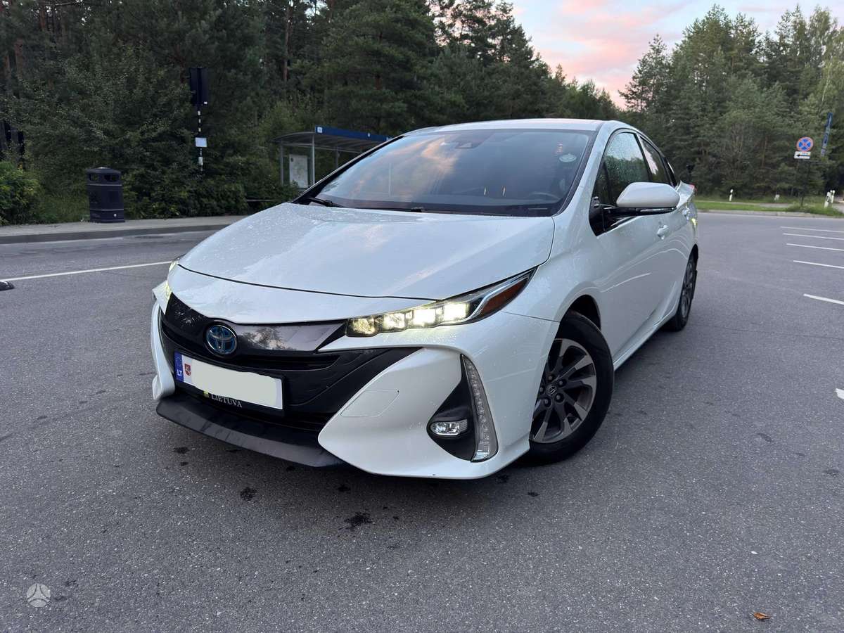 Toyota Prius Prime - 2