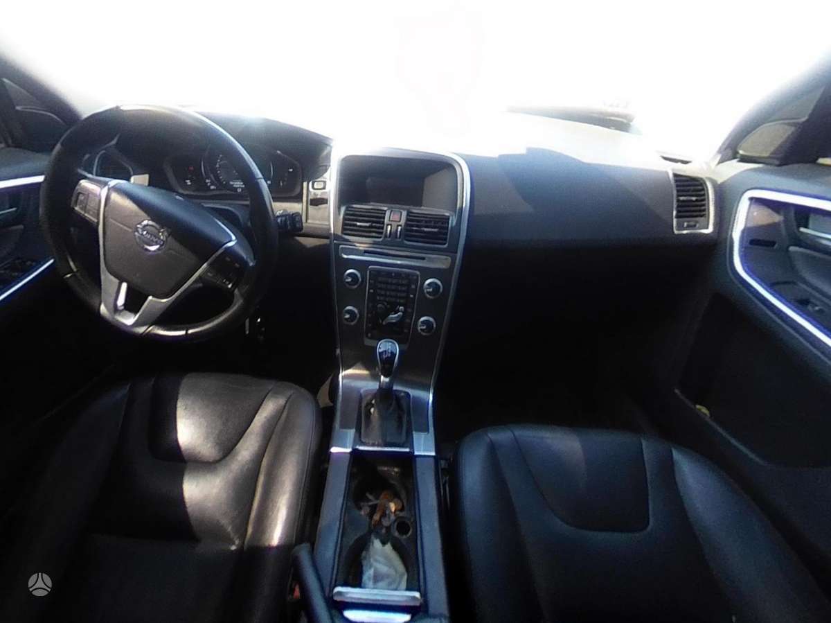Volvo XC60 dalimis