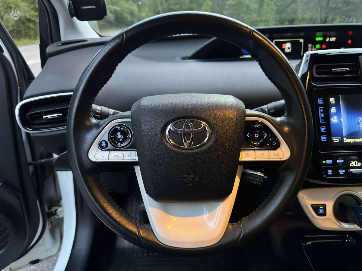 Toyota Prius Prime - 10