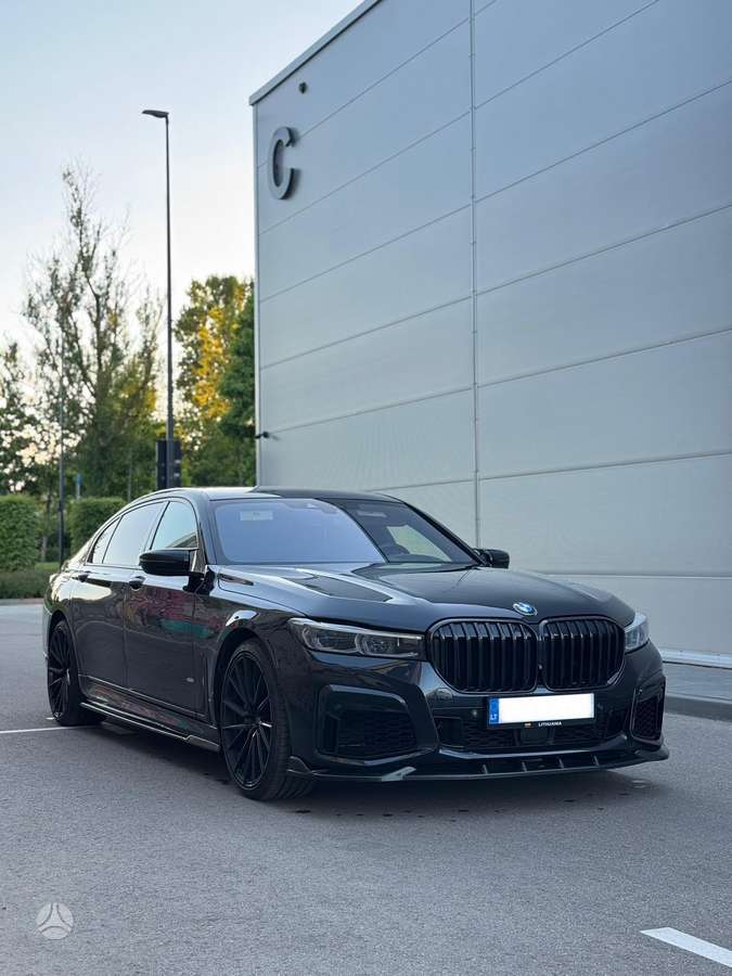 BMW 750, 4.4 l., Седан