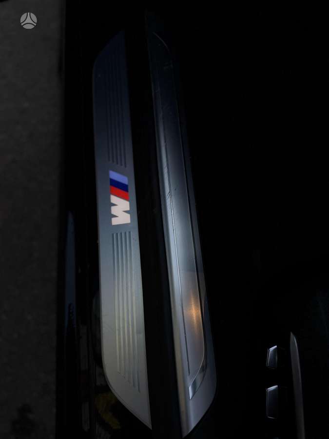 BMW 750, 4.4 l., Седан