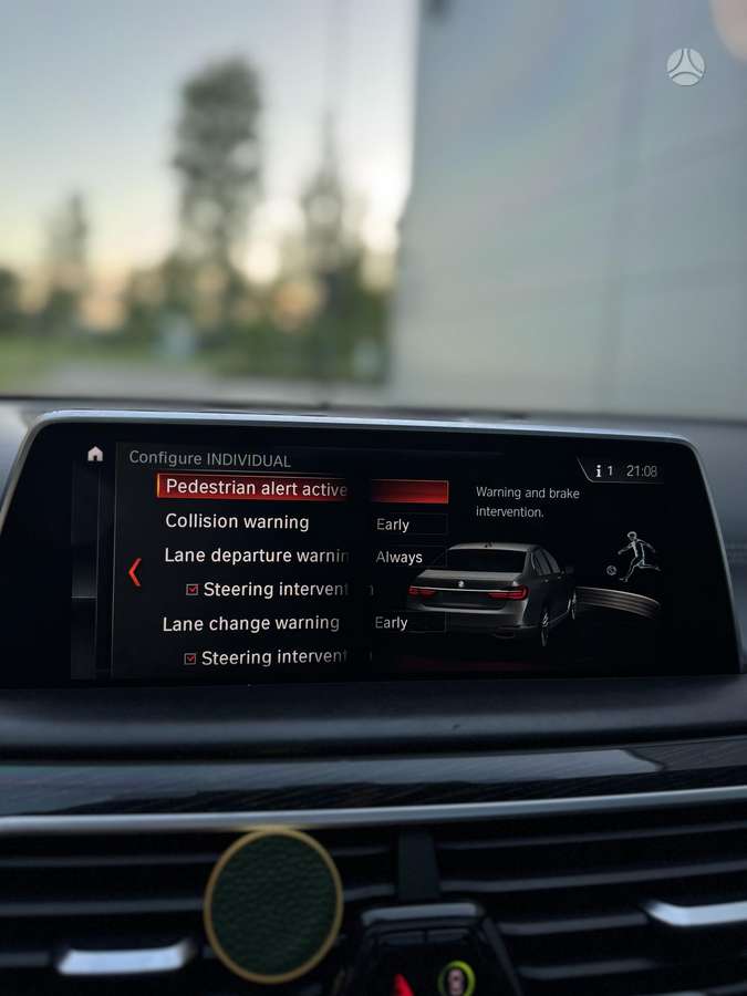 BMW 750, 4.4 l., Седан