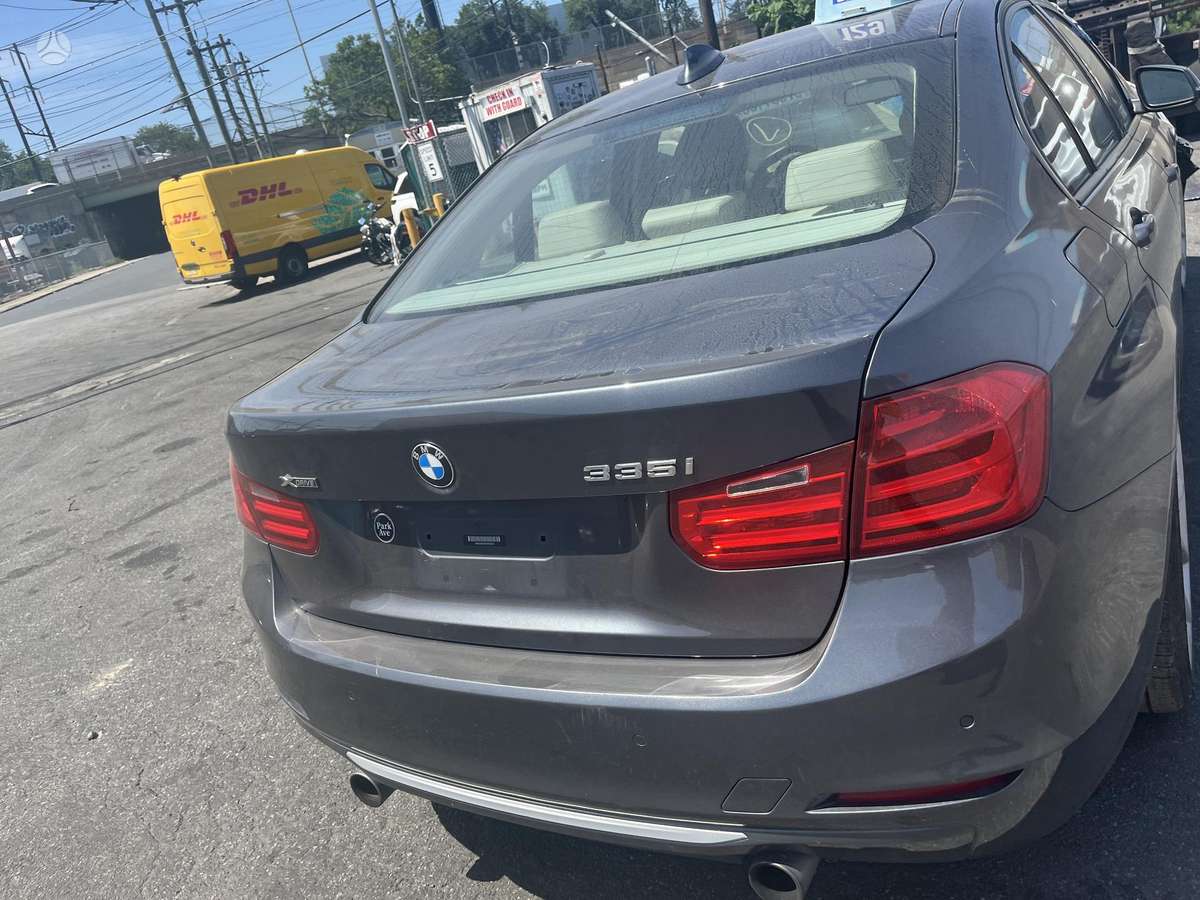 BMW 335, 3.0 l., Седан