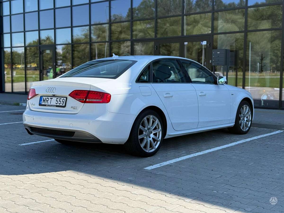 Audi A4, 2.0 l., Седан