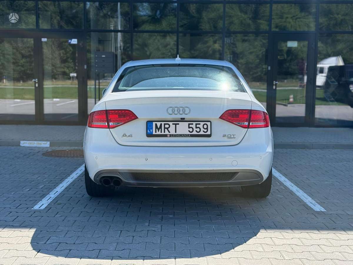 Audi A4, 2.0 l., saloon / sedan