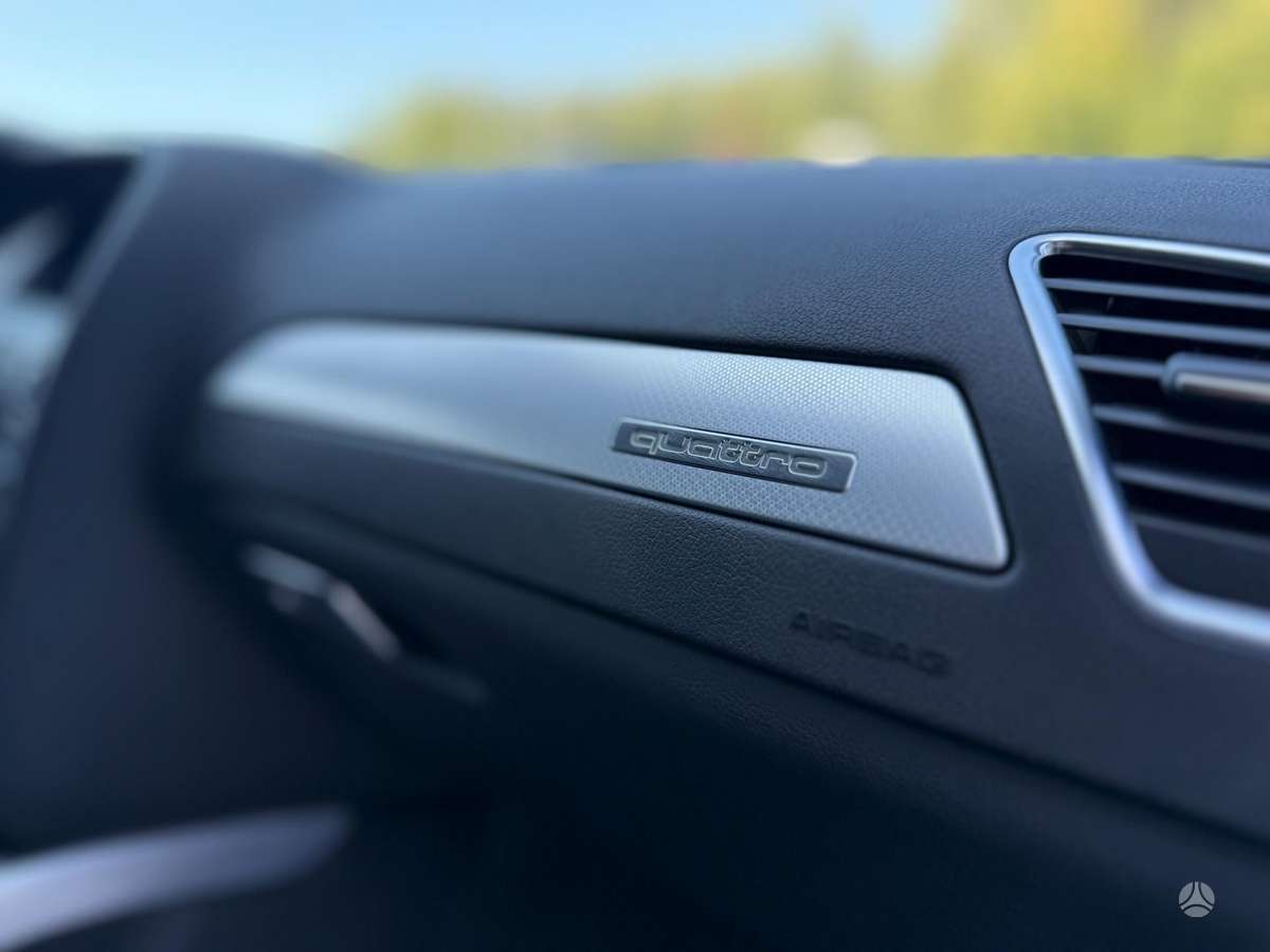 Audi A4, 2.0 l., Седан