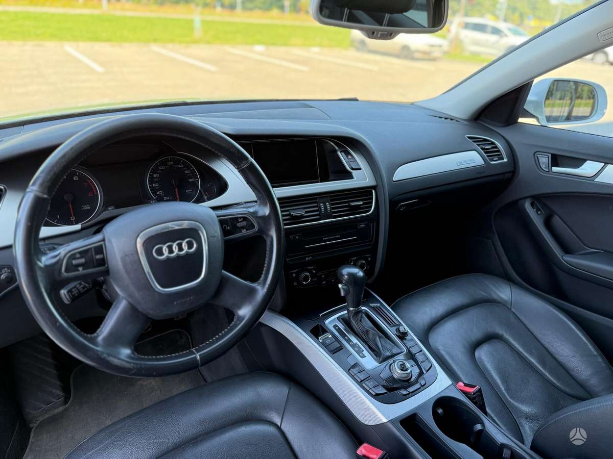 Audi A4, 2.0 l., Седан
