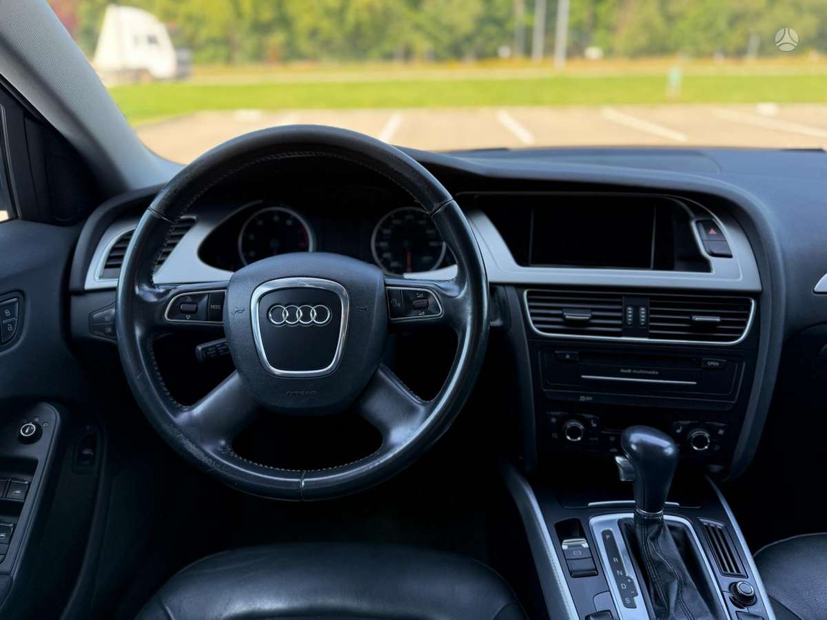 Audi A4, 2.0 l., Седан