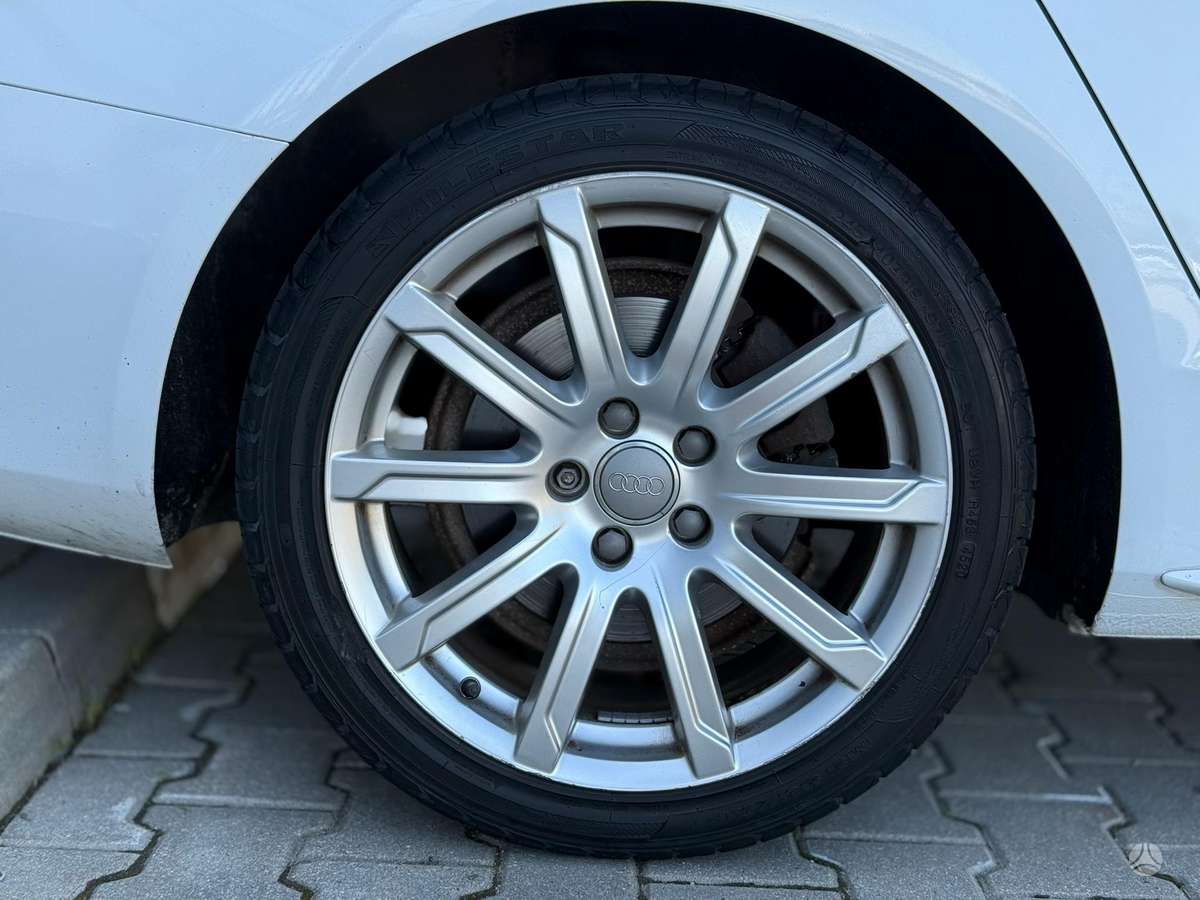 Audi A4, 2.0 l., saloon / sedan