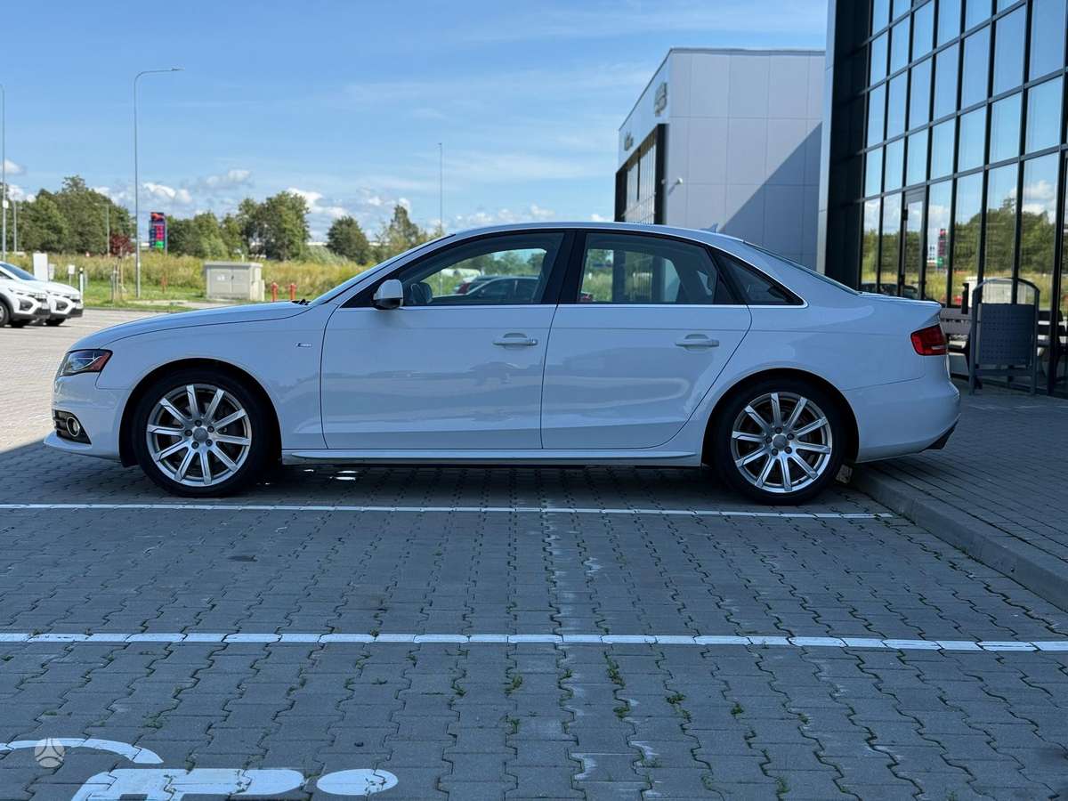 Audi A4, 2.0 l., Седан