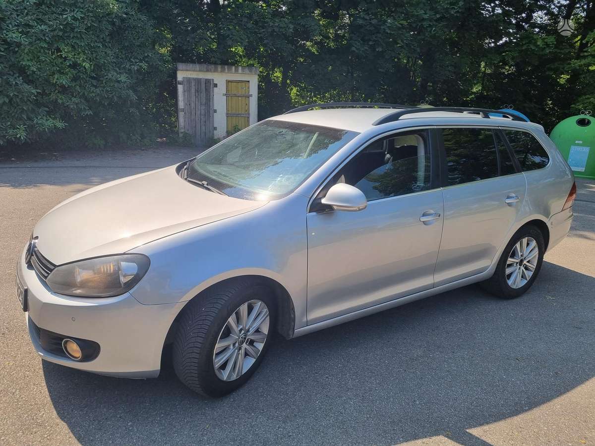 Volkswagen Golf - 1