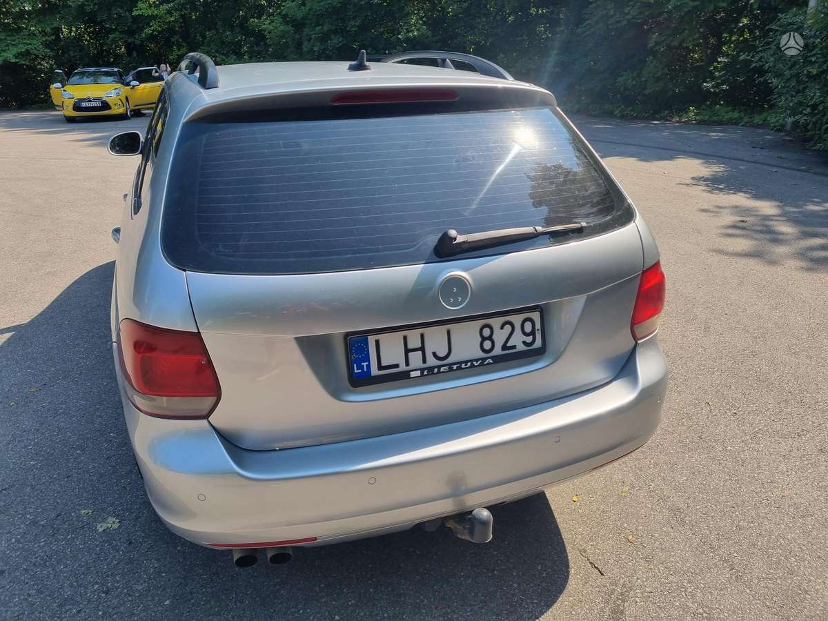 Volkswagen Golf - 5