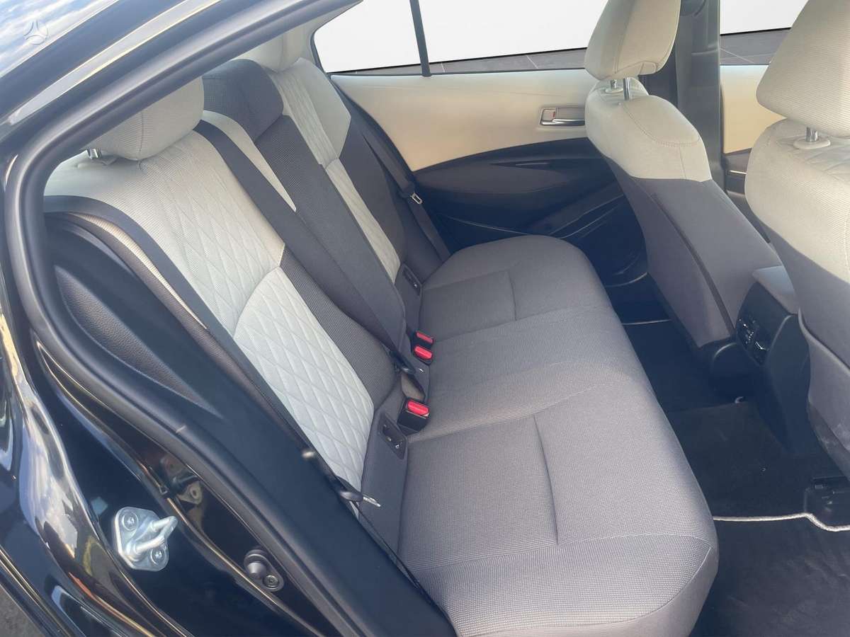 Toyota Corolla - 12