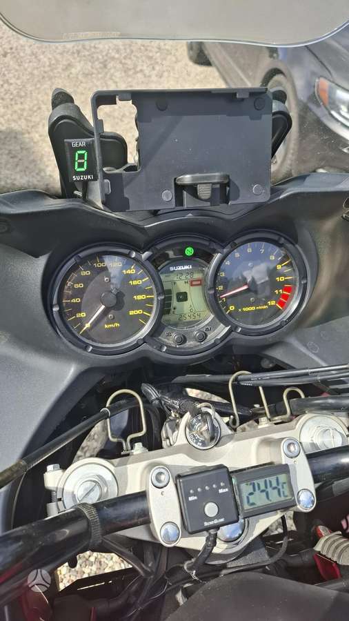 Suzuki DL (V-Strom) 650cc, enduro / adventure