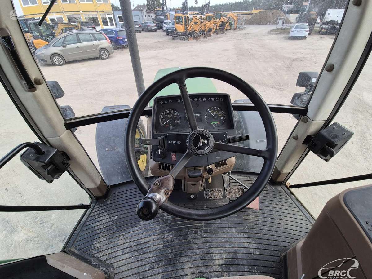 John Deere 6100, traktoriai
