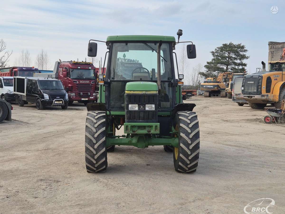 John Deere 6100, traktoriai