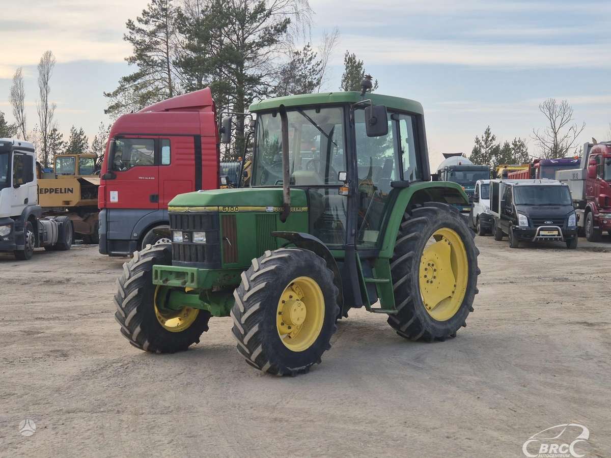 John Deere 6100, traktoriai