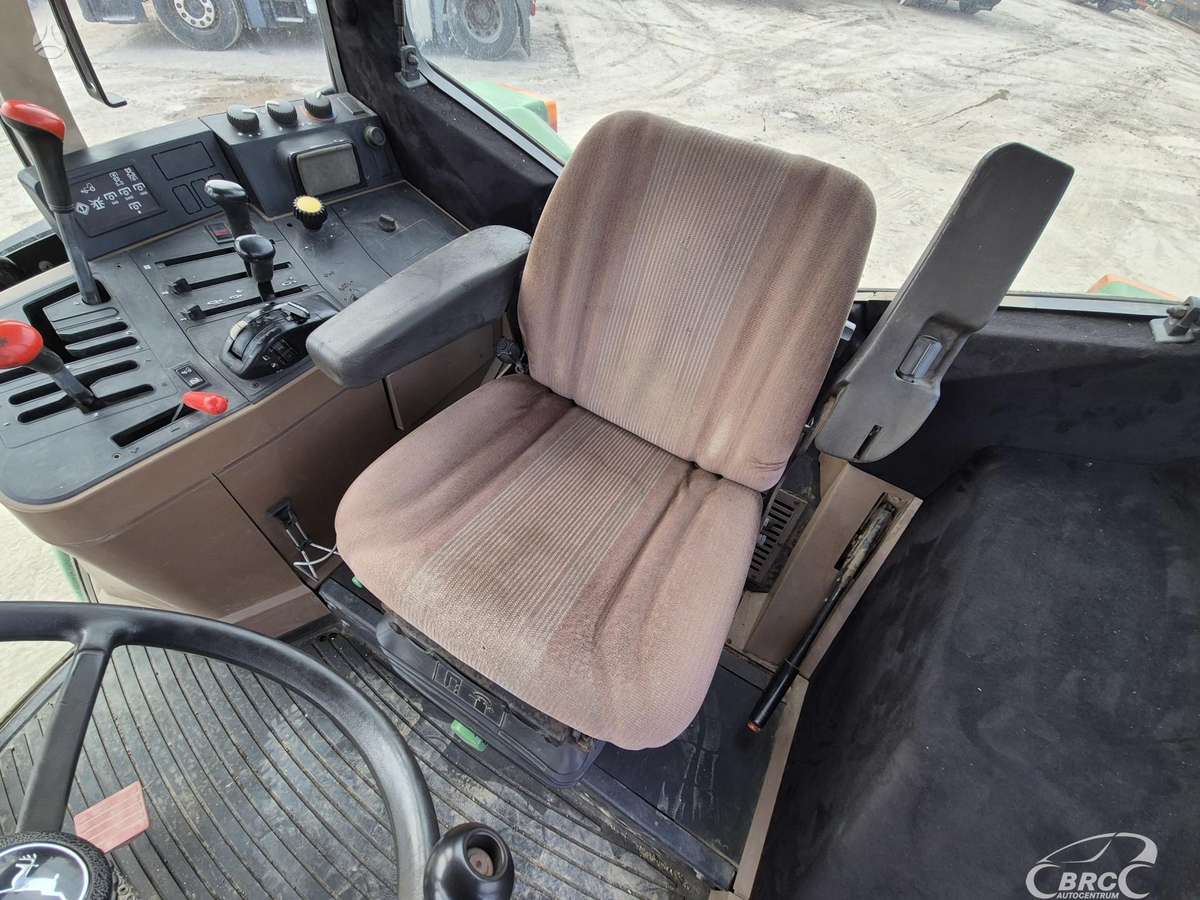 John Deere 6100, traktoriai