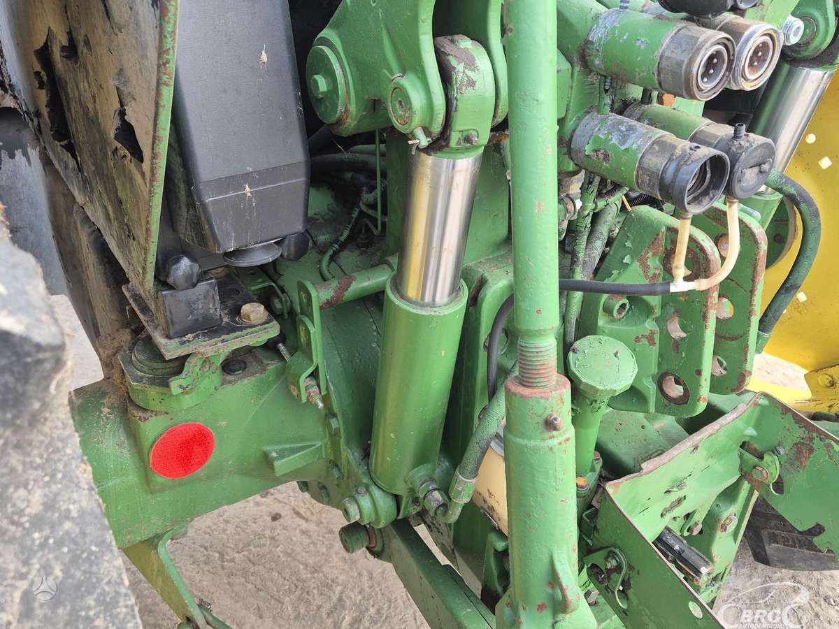 John Deere 6100, traktoriai