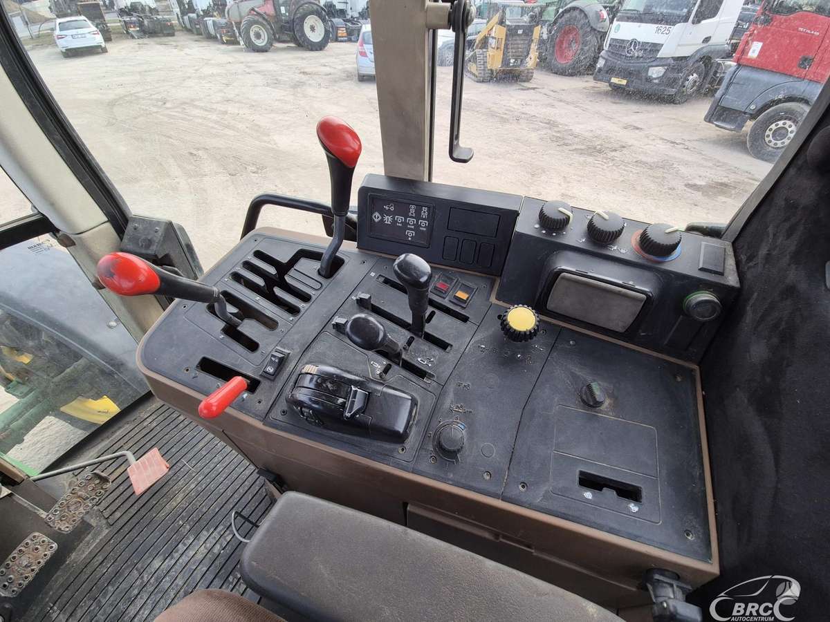 John Deere 6100, traktoriai