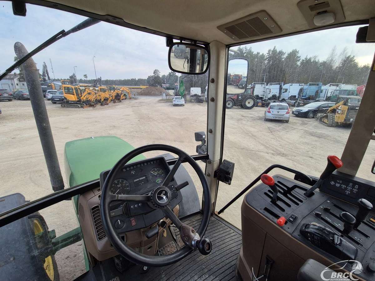 John Deere 6100, traktoriai
