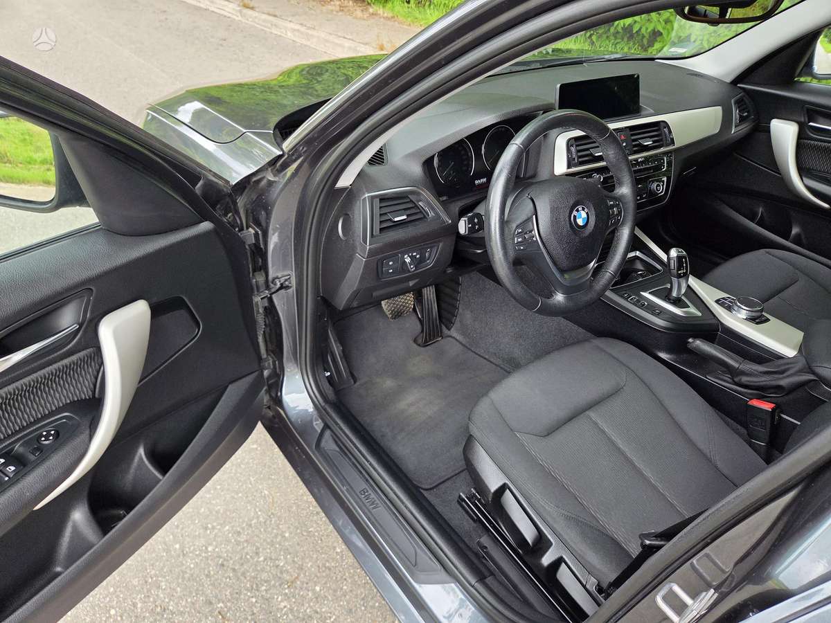 BMW 118, 1.5 l., Хэтчбек