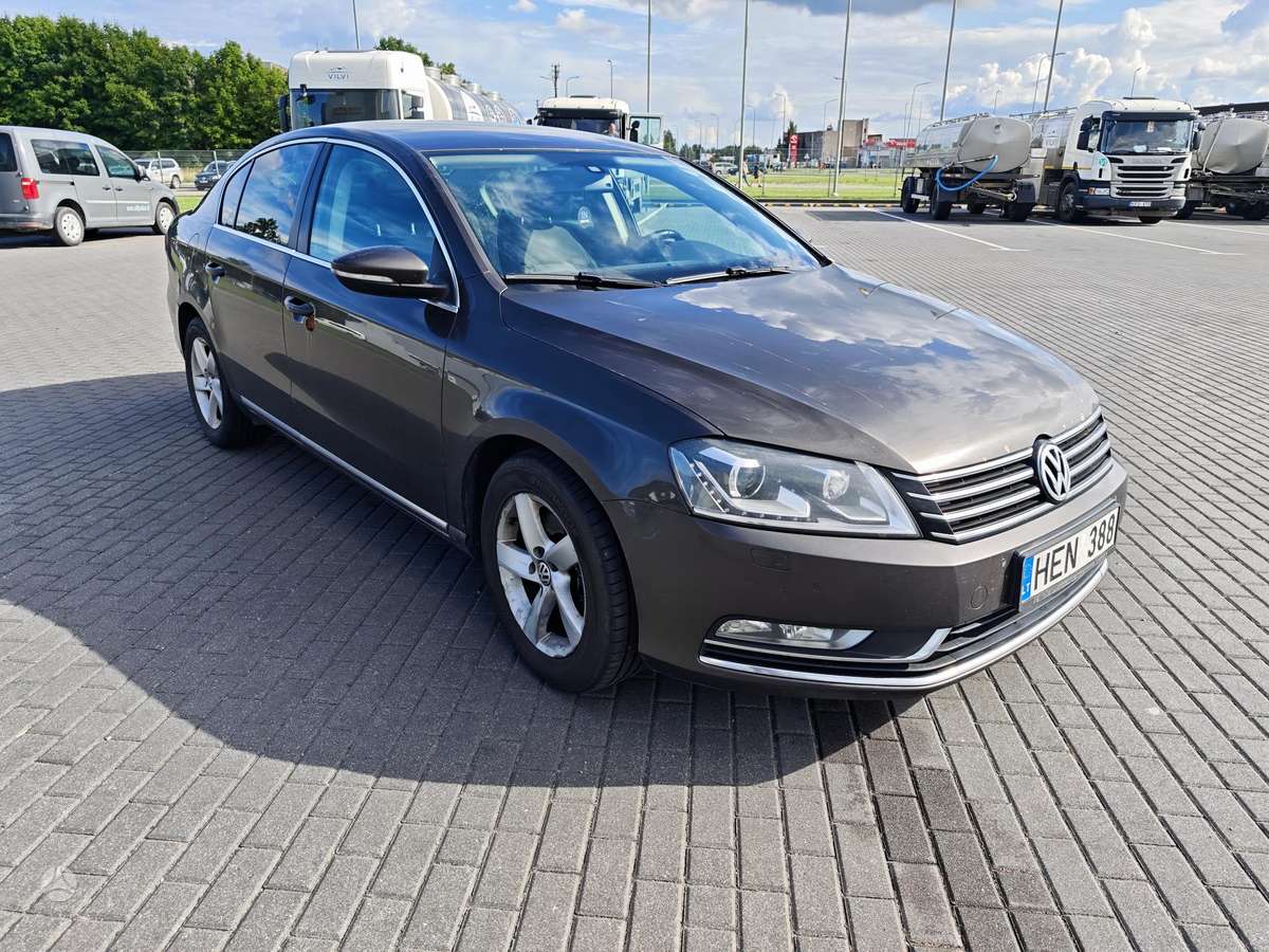 Volkswagen Passat - 2