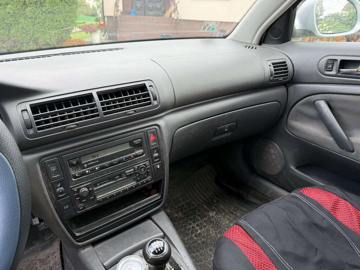 Volkswagen Passat - 11