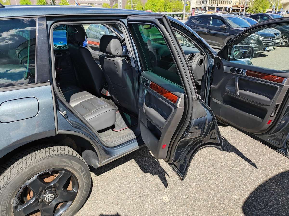 Volkswagen Touareg - 4