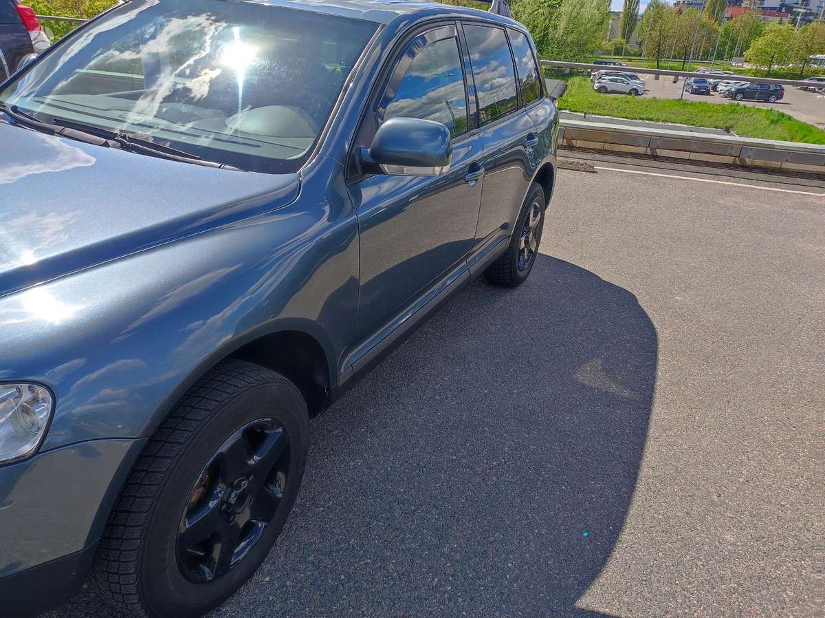 Volkswagen Touareg - 2