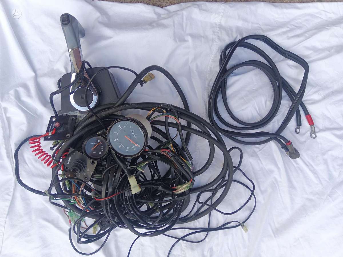 Suzuki DF90 L, four stroke outdoor motors