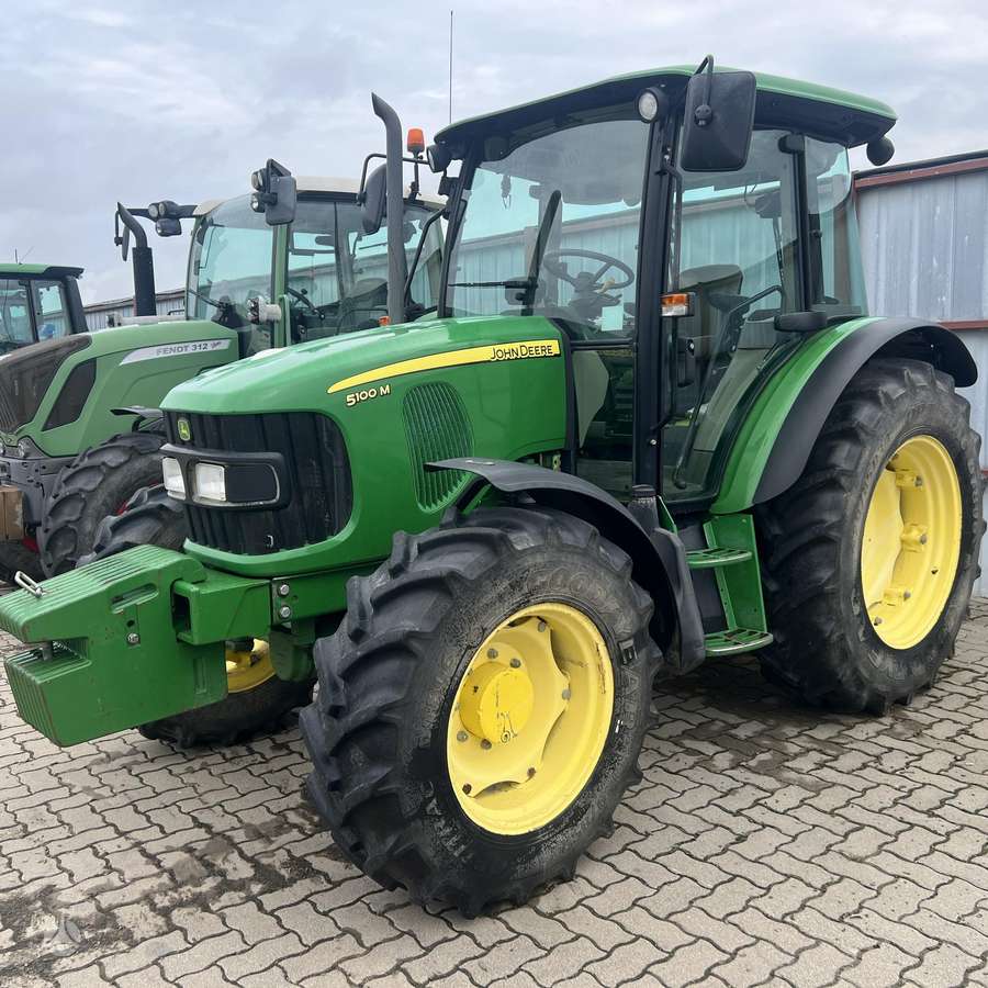 John Deere 5100 M, traktoriai