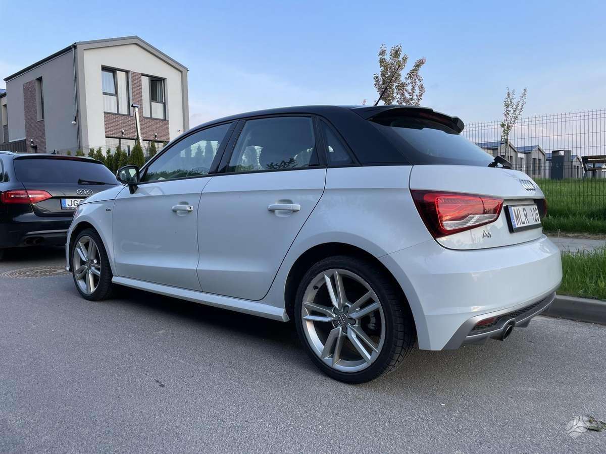 Audi A1, 1.0 l., hatchback