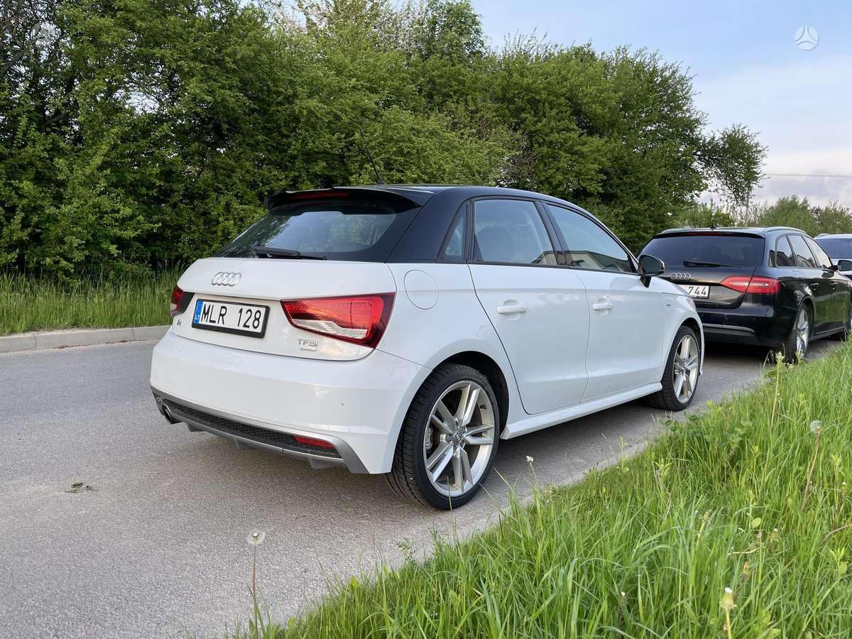 Audi A1, 1.0 l., hatchback