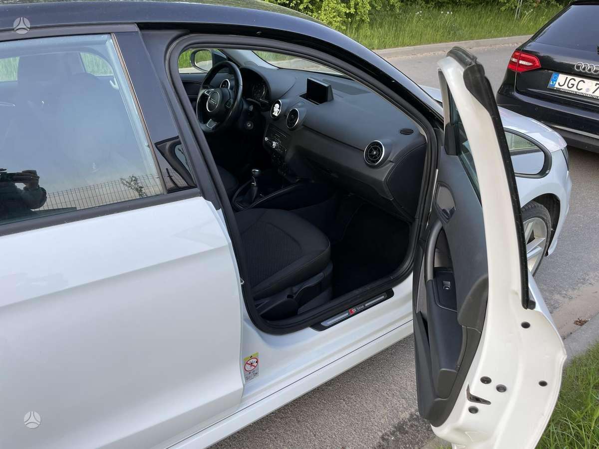 Audi A1, 1.0 l., hatchback