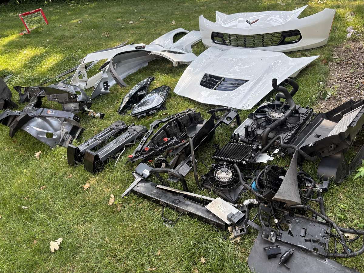 Chevrolet Corvette детали кузова