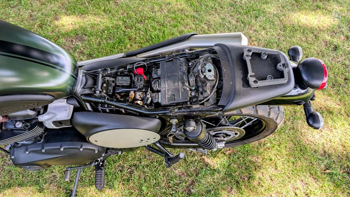 Triumph Scrambler 900cc, street / классические