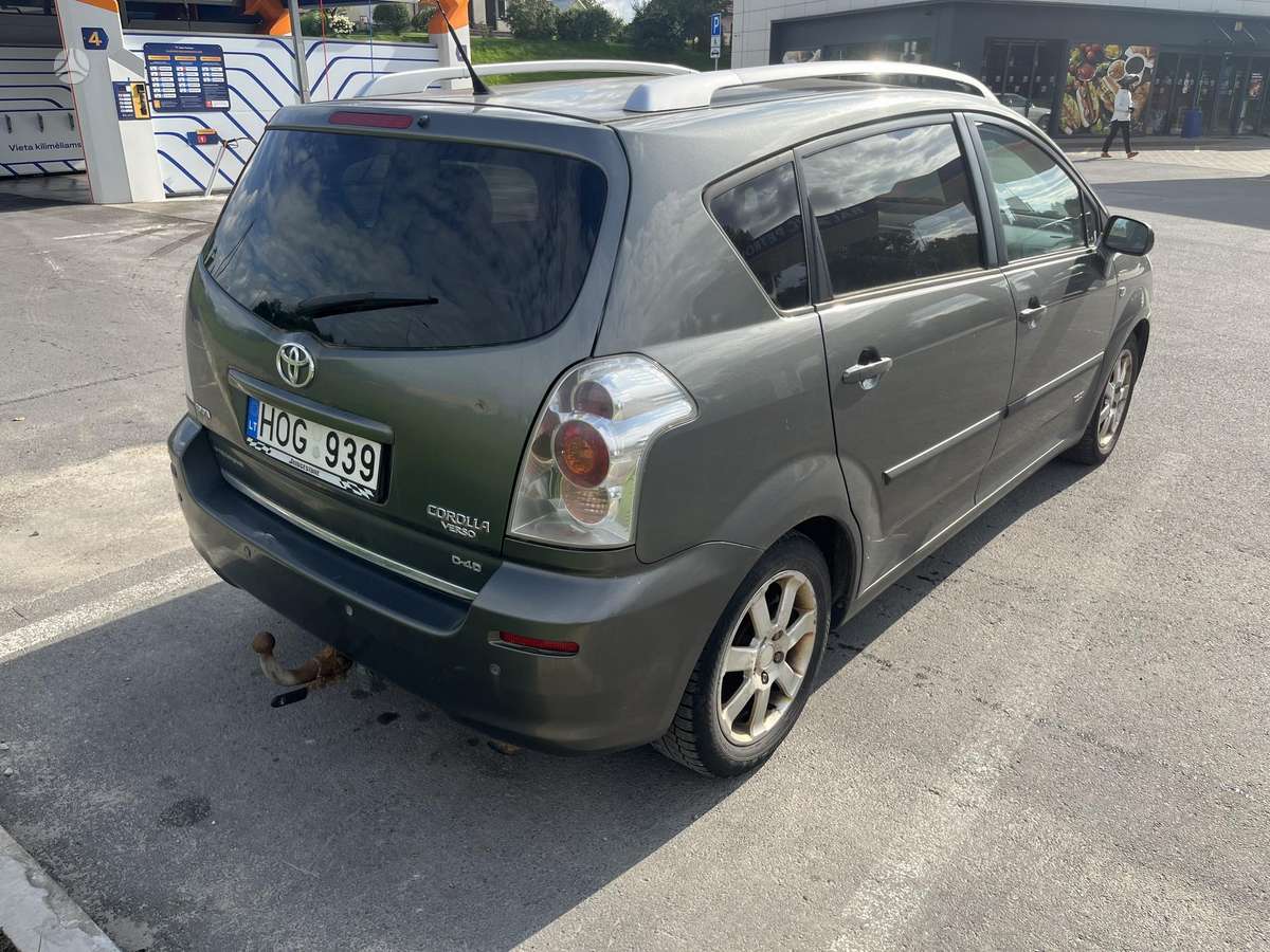 Toyota Corolla Verso - 3