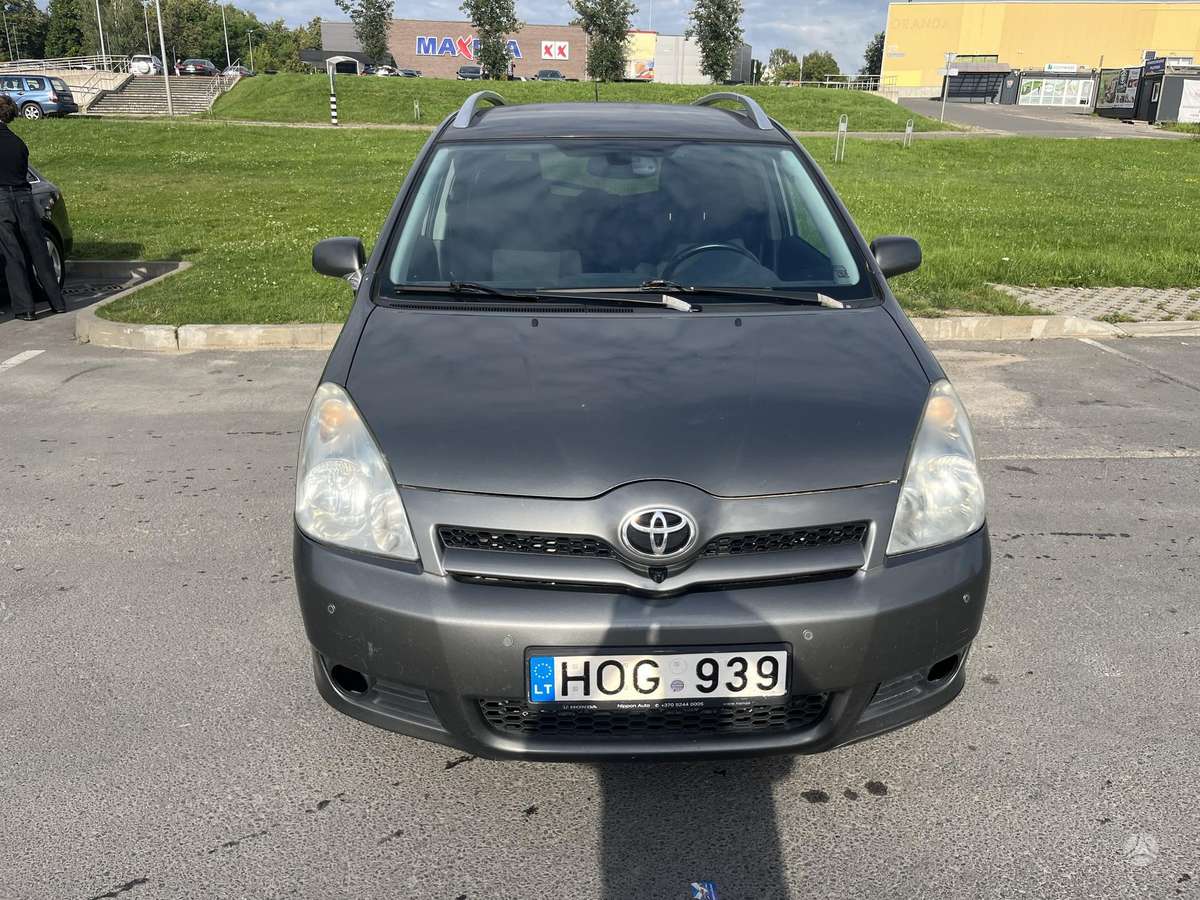 Toyota Corolla Verso - 5