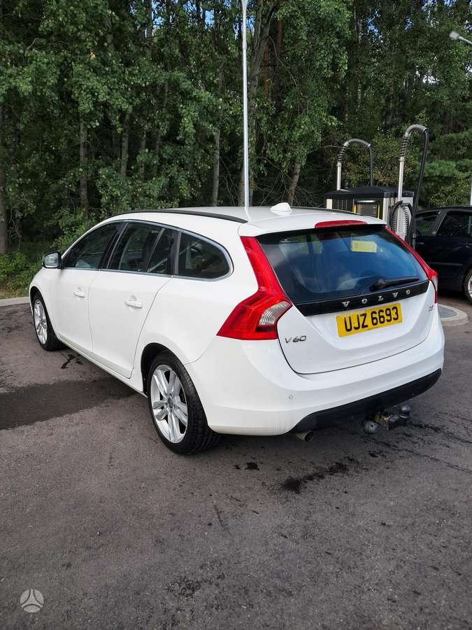 Volvo V60 Viskas veikia dalimis