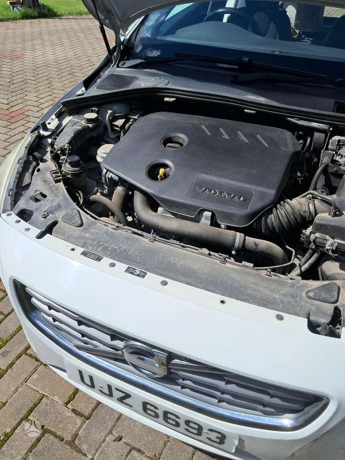 Volvo V60 Viskas veikia dalimis