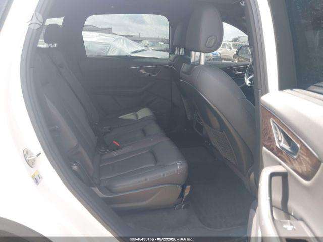 Audi Q7, off-road / crossover