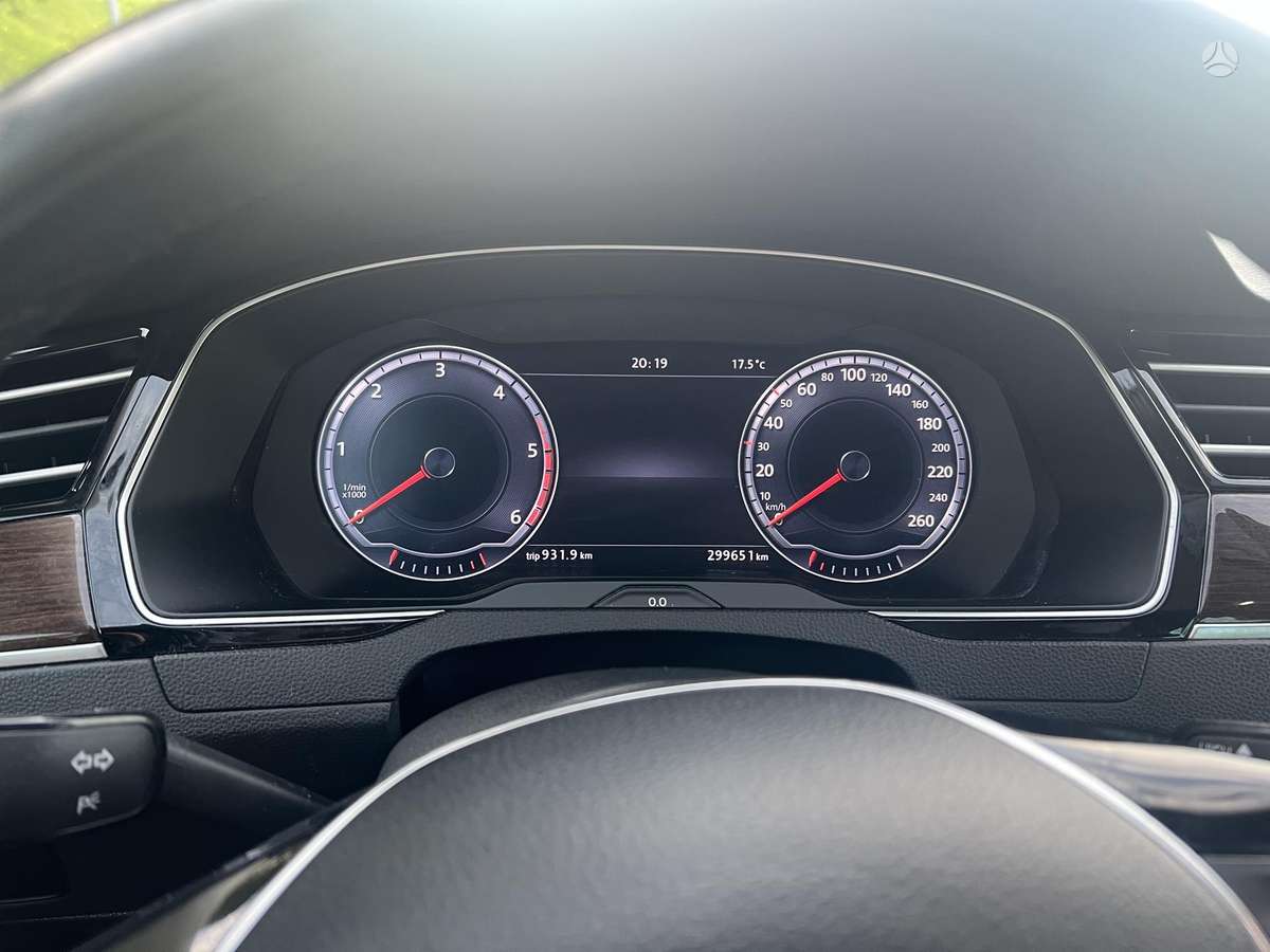 Volkswagen Passat - 7
