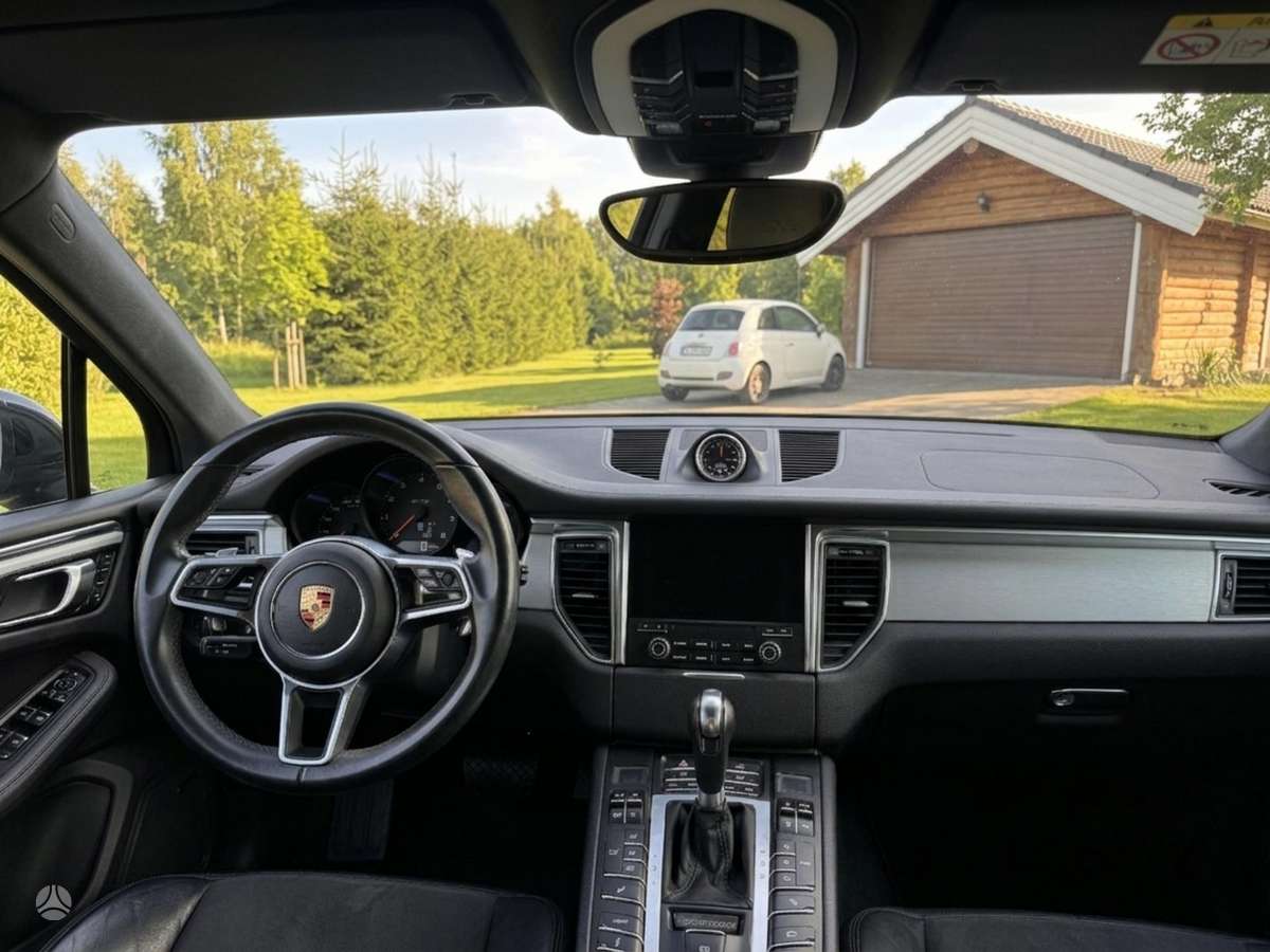 Porsche Macan - 12