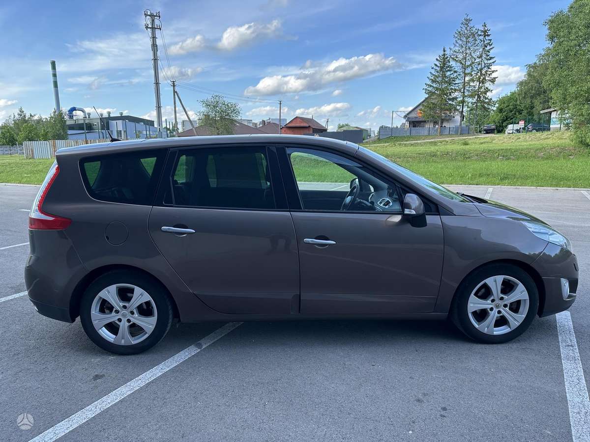 Renault Grand Scenic - 6