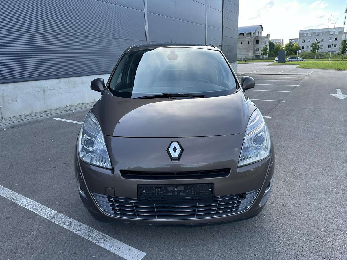Renault Grand Scenic - 8