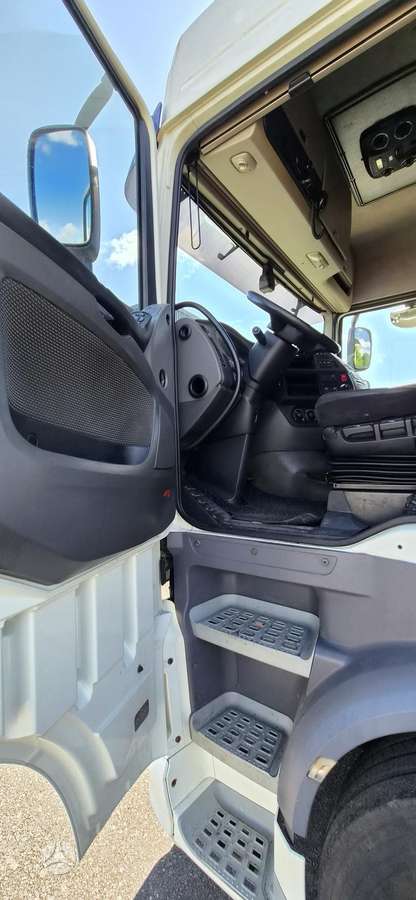 DAF XF 460, double sleeper