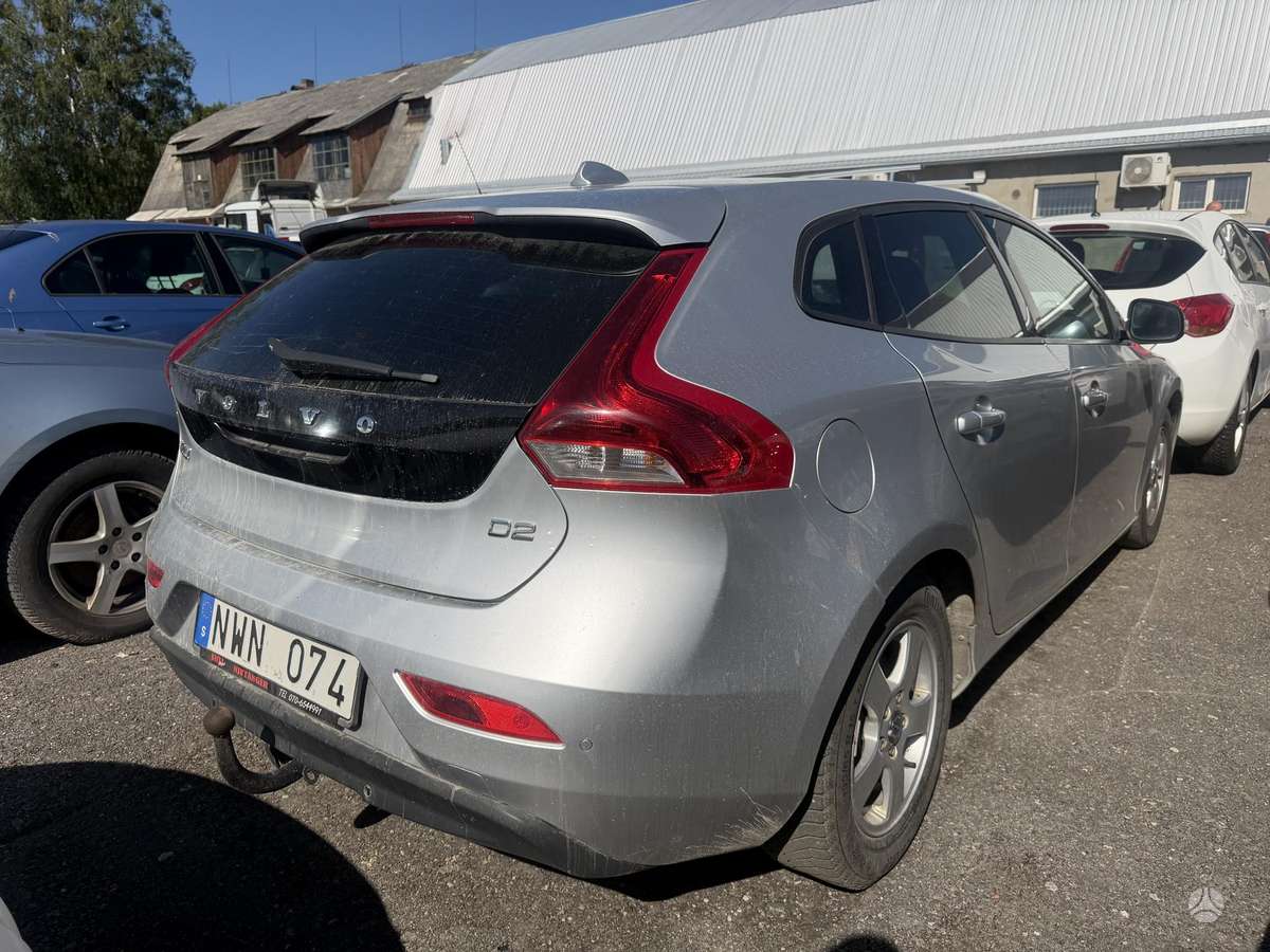 Volvo V40, 1.6 l., hatchback