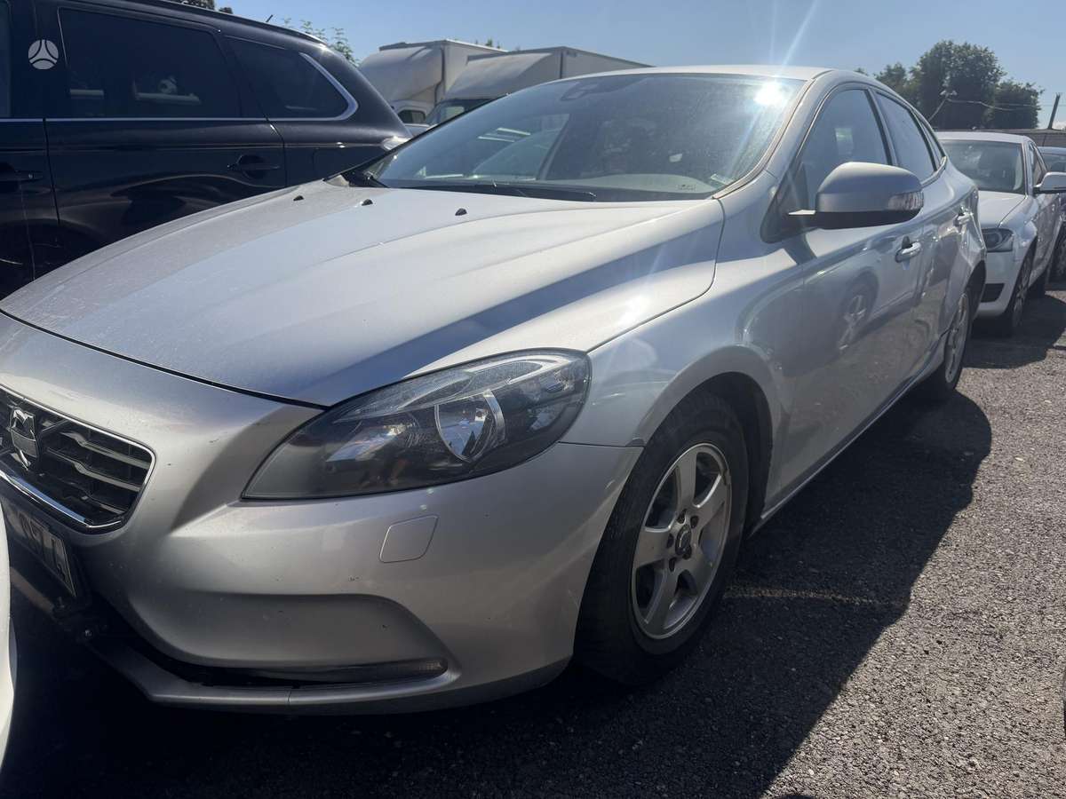 Volvo V40, 1.6 l., Хэтчбек
